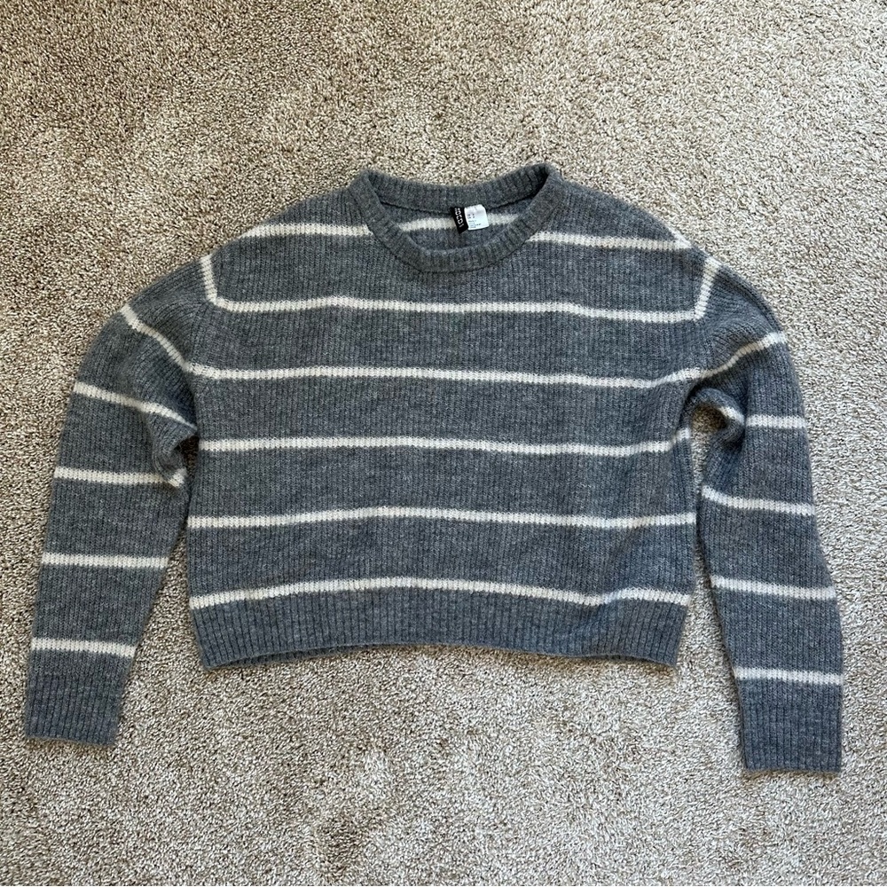 Gray Striped Cropped Sweater